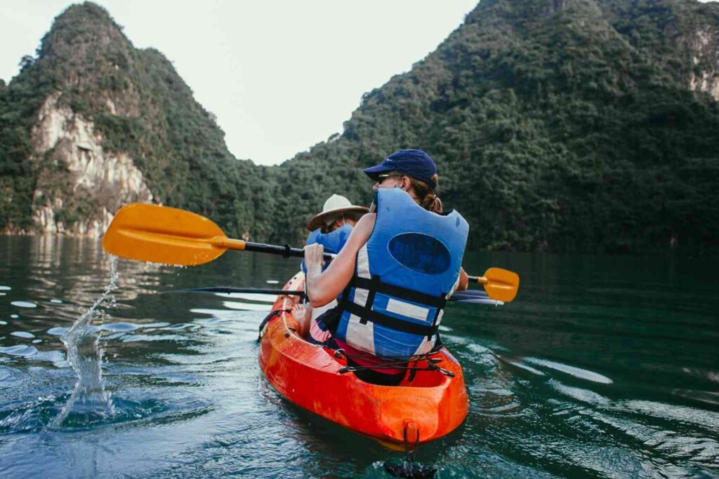 kayak life jacket PFD proper fit on water